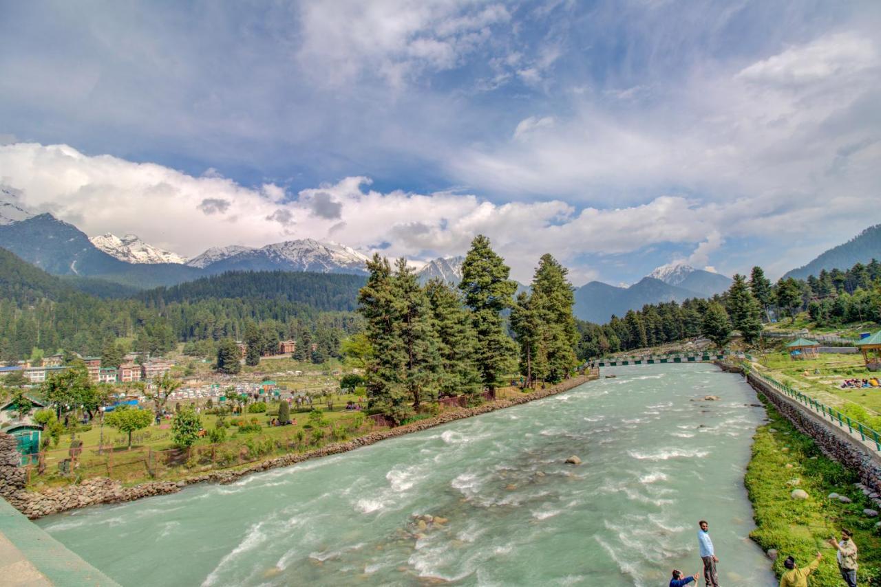 Hotel Little Silver Pahalgam Exterior photo